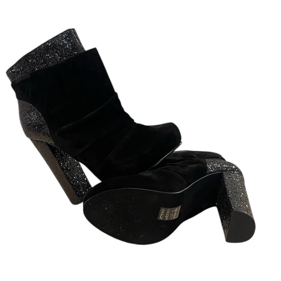 Michael Antonio Black and Silver Ankle Boots - Picture 5 of 9